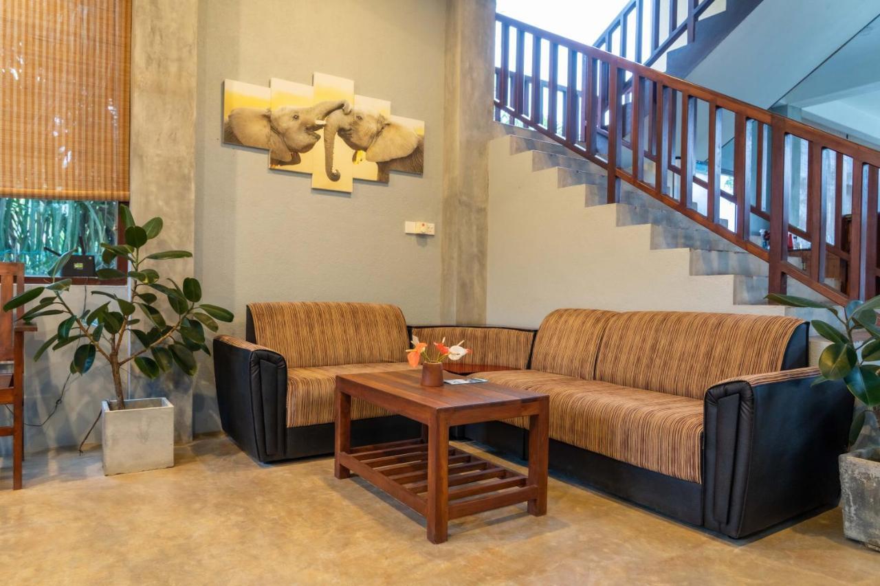 Ananya Beach Resort Тангале Екстериор снимка