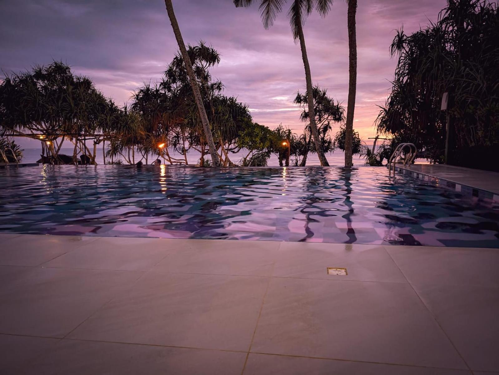 Ananya Beach Resort Тангале Екстериор снимка