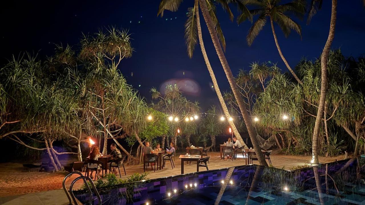 Ananya Beach Resort Тангале Екстериор снимка