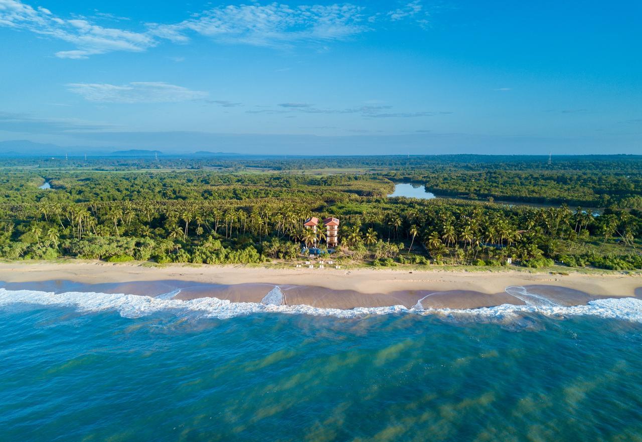 Ananya Beach Resort Тангале Екстериор снимка