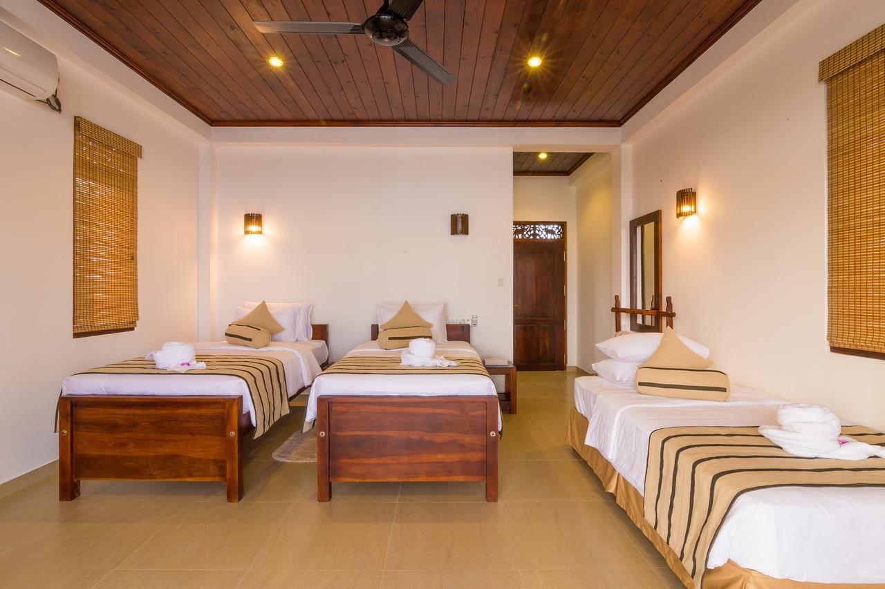 Ananya Beach Resort Тангале Екстериор снимка