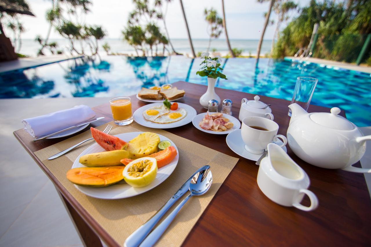 Ananya Beach Resort Тангале Екстериор снимка